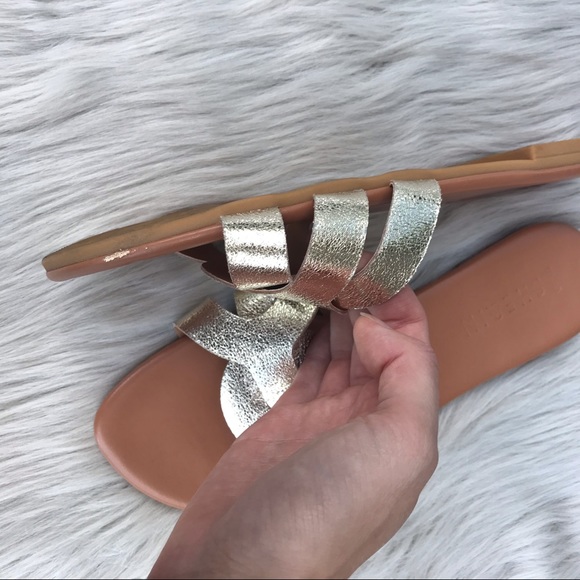 Shein Gold Sandals - Picture 3 of 4